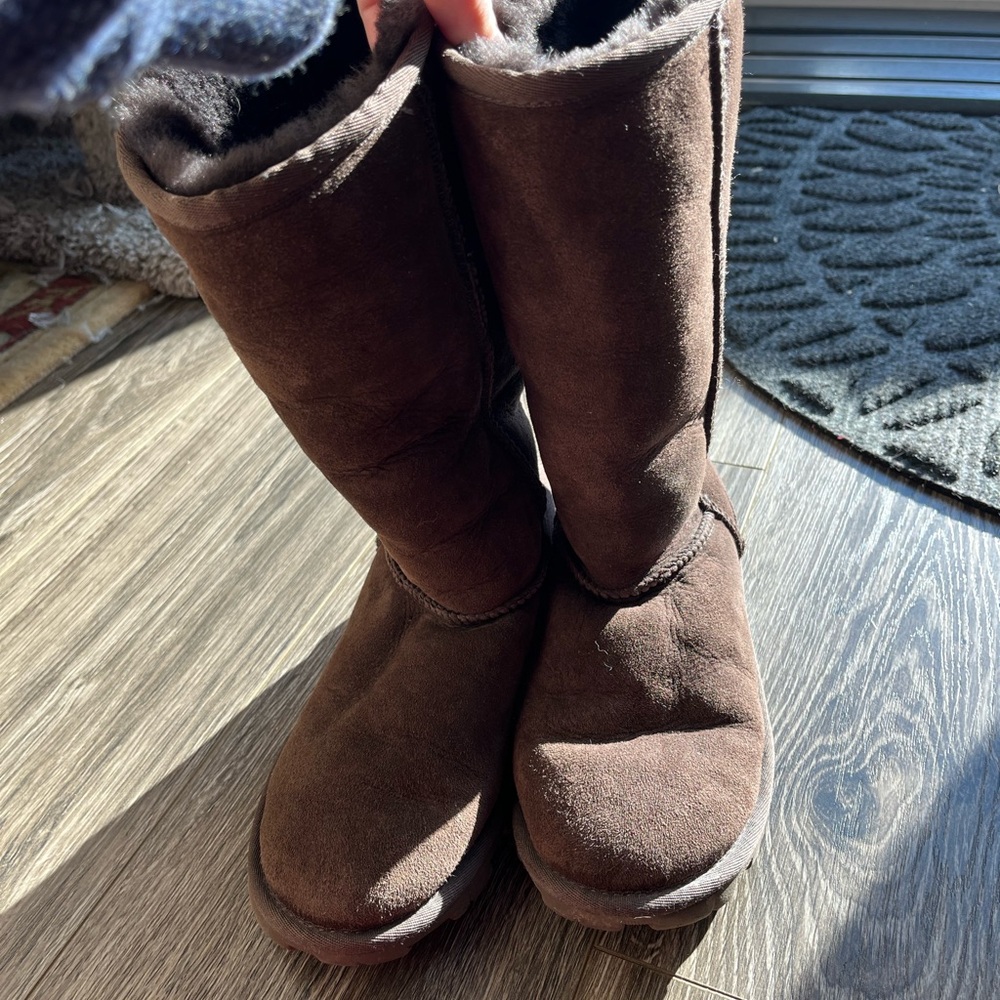 Brown uggs